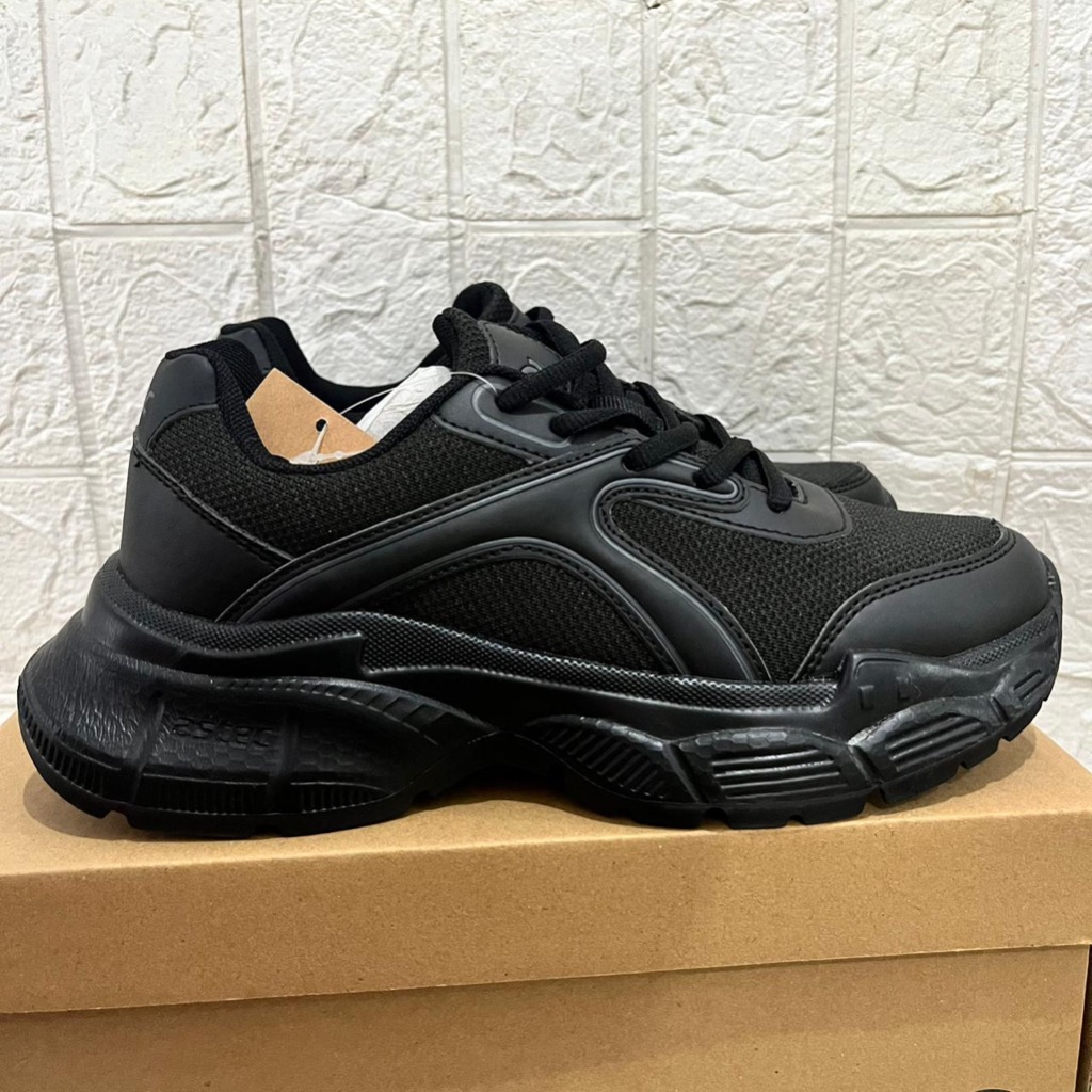 SEPATU ASTEC UNISEX PRIA DAN WANITA ASTEC LAKH RUNNING  MONOBLACK FULLBLACK SPORTY RUNNING FORMAL SE