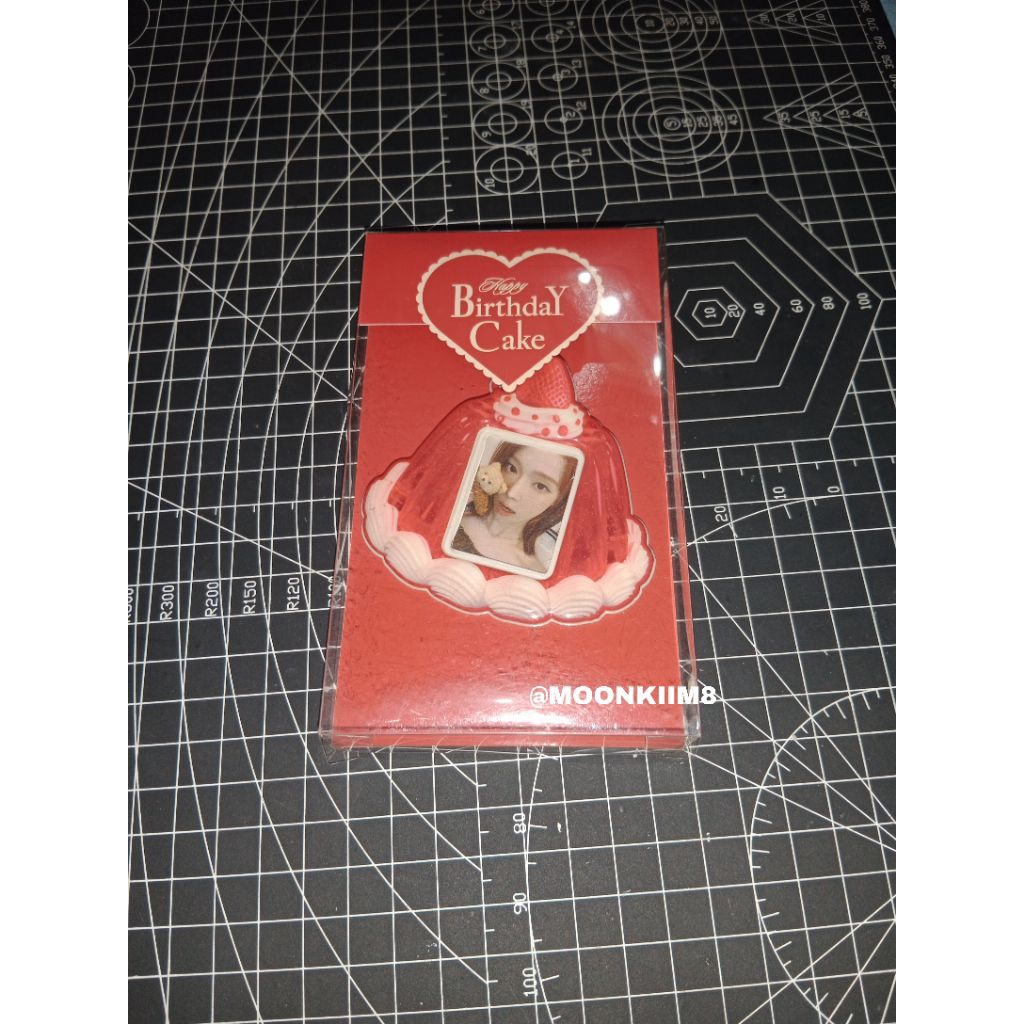 [WTS KEYRING ONLY] Artis Birthday Mini Cake Holder ver. Winter aespa