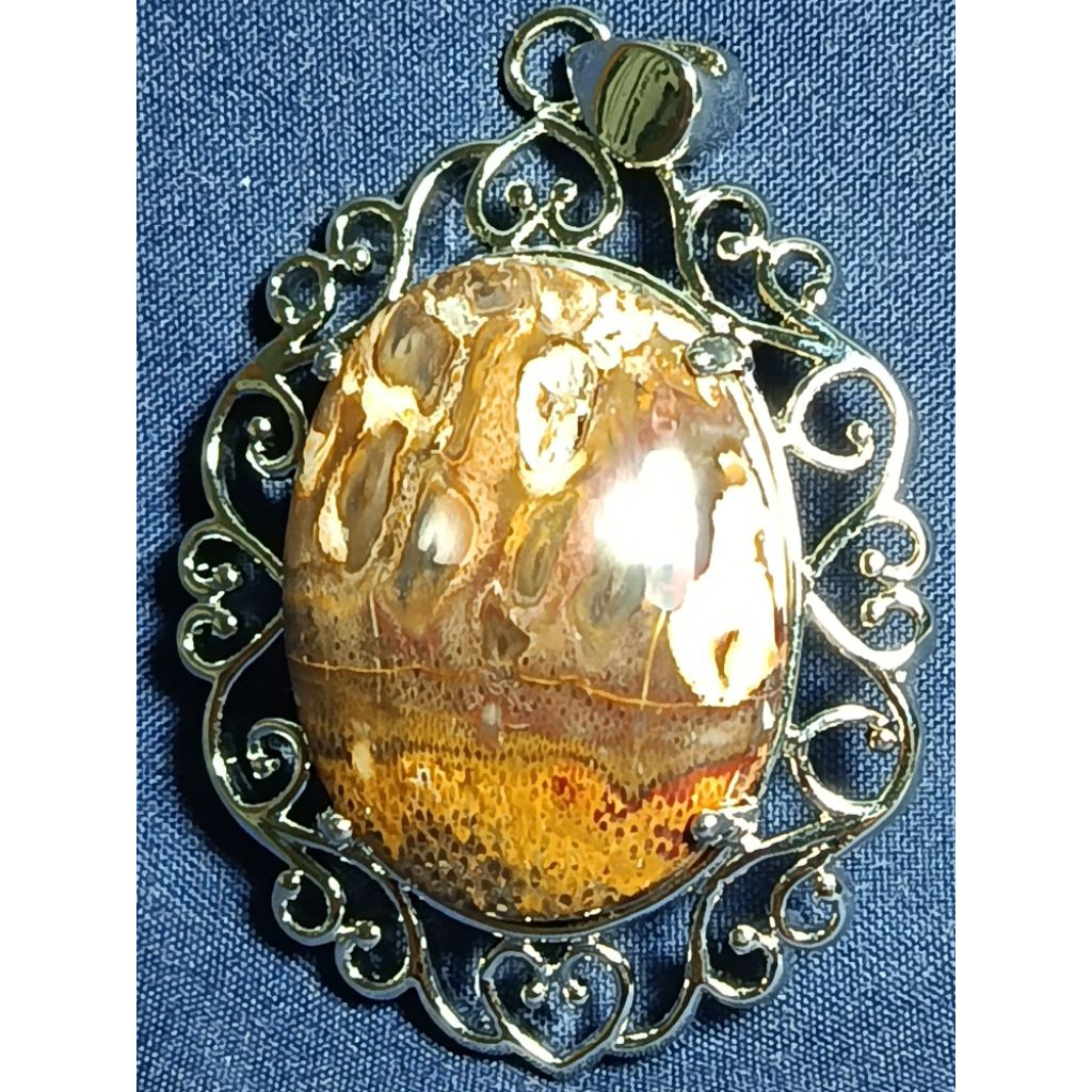 LIONTIN - Natural Kelor Petrified Wood, MULTI COLOUR, SNAKE SCALE / Batu Fosil Kayu Kelor, SISIK ULA