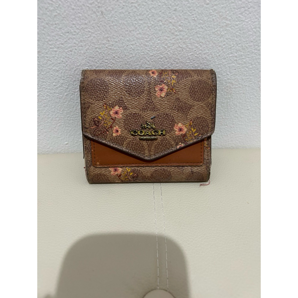 Preloved Wallet Coach