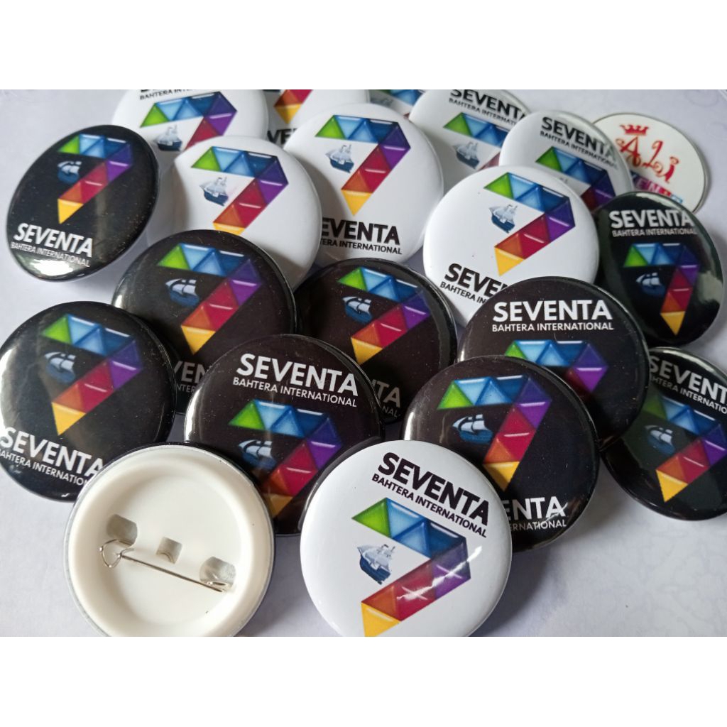 PIN / BROS LOGO CUSTOM PAKAI NAMA & LOGO SENDIRI KHEYCHAN SOUVENIR MENGKILAT EXPRESS.