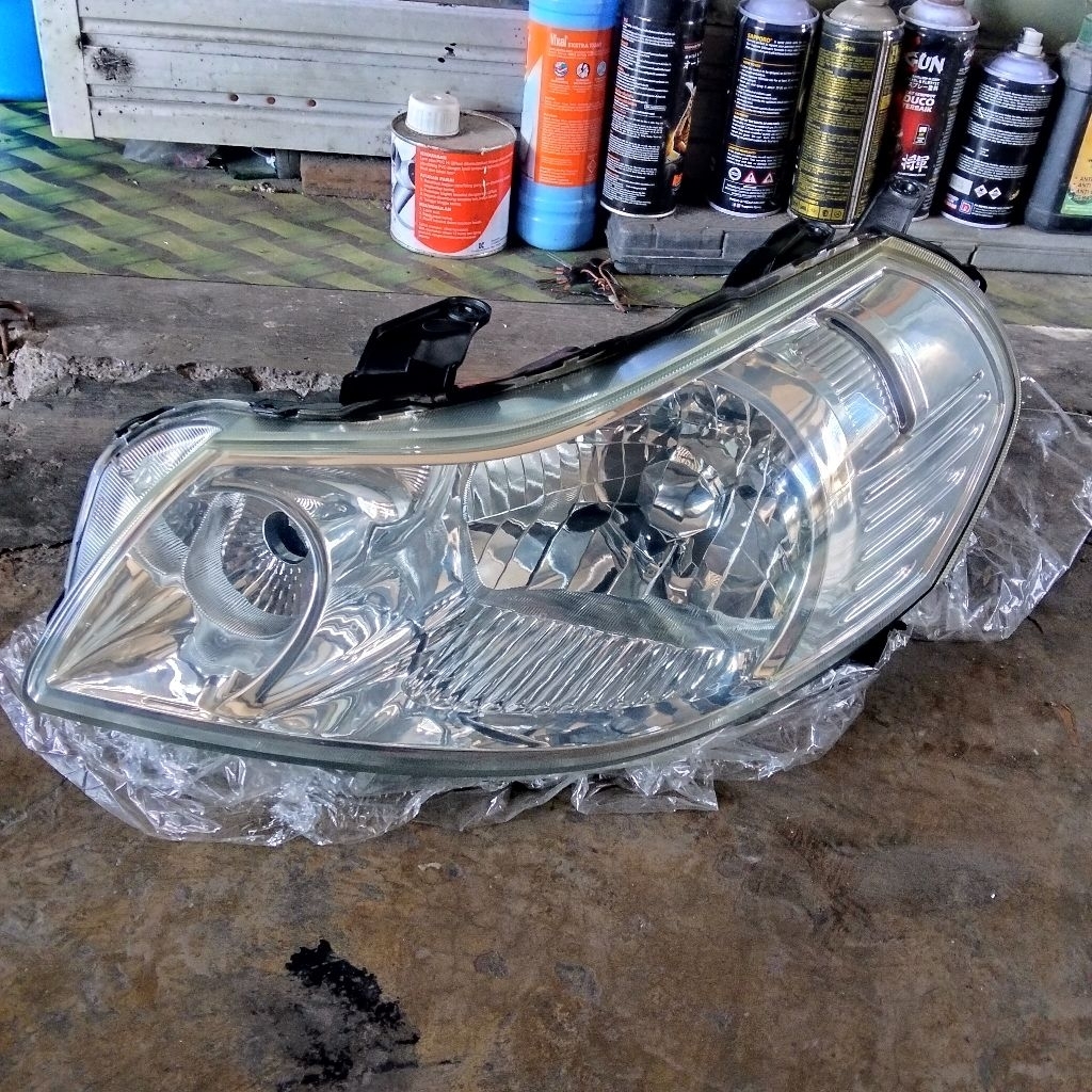 headlamp lampu depan Suzuki x over thn 2008original