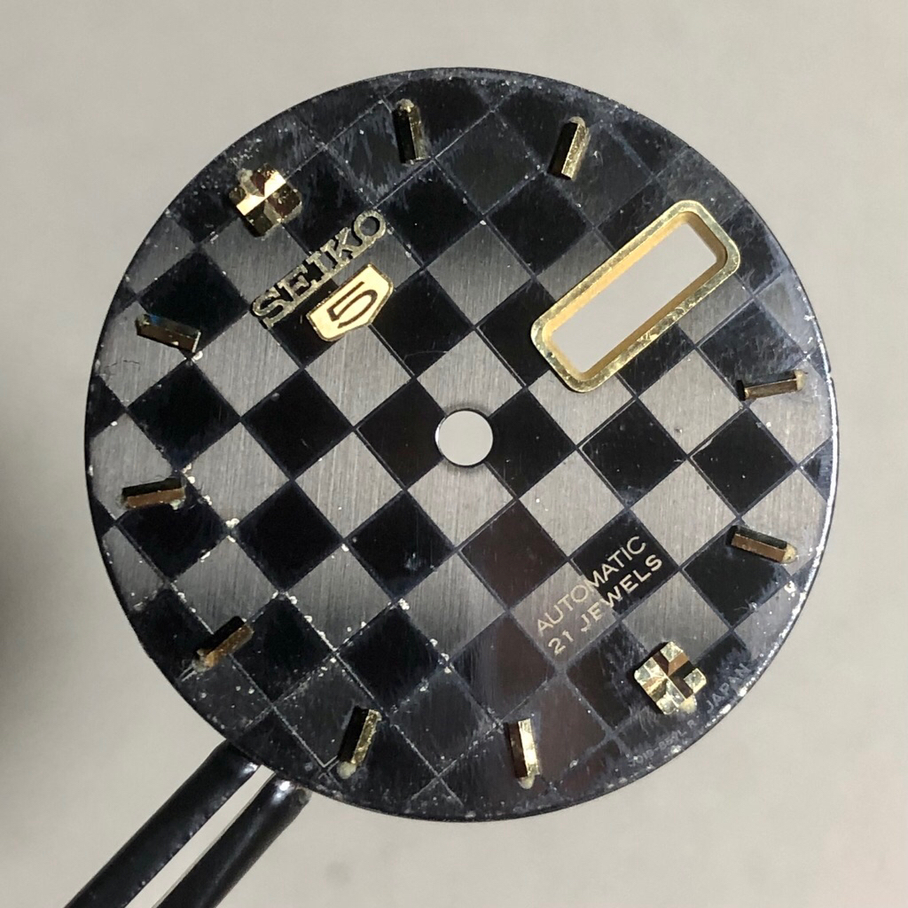 Dial Seiko 5 Checkerboard Hitam