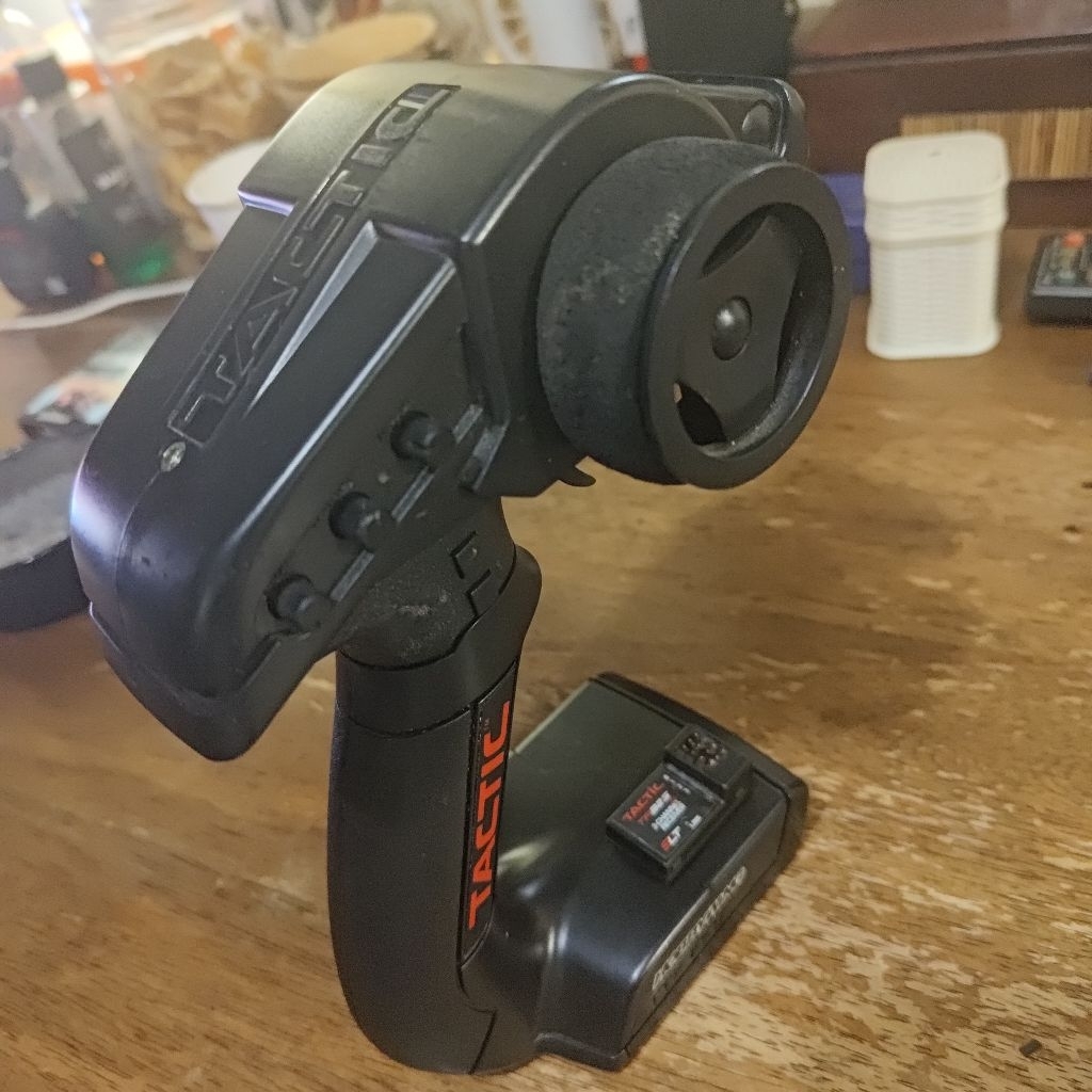 remote axial mobil RC 1:10