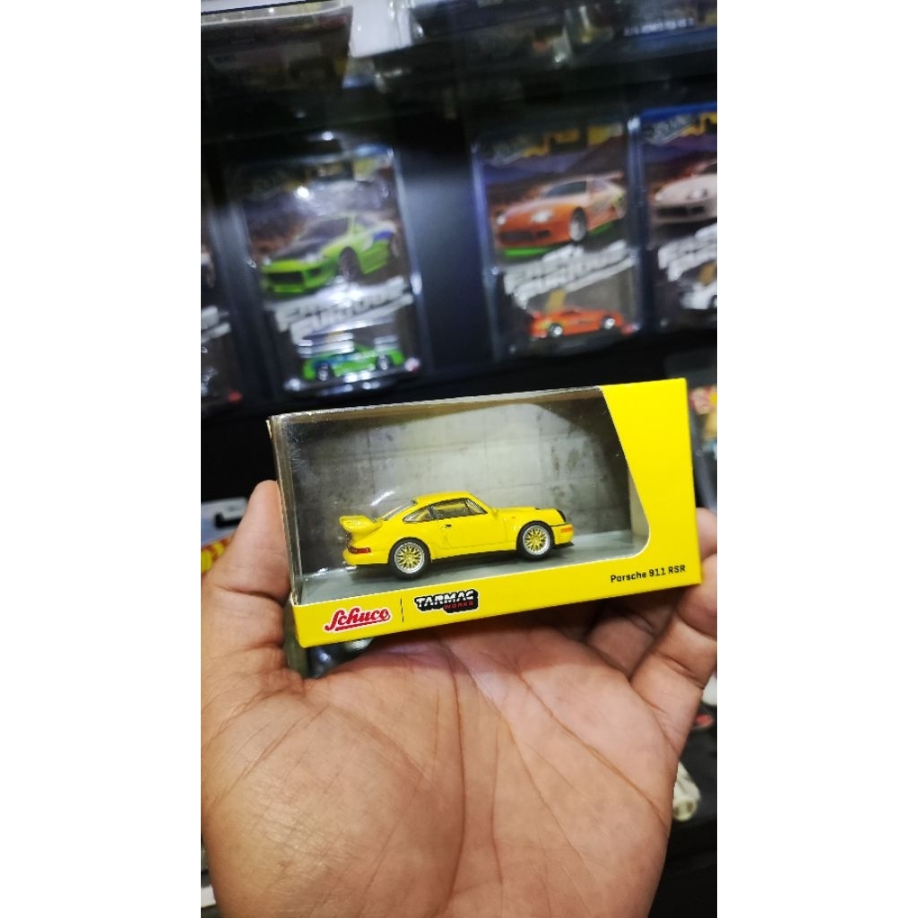 Schuco Porsche 911 RSR kuning