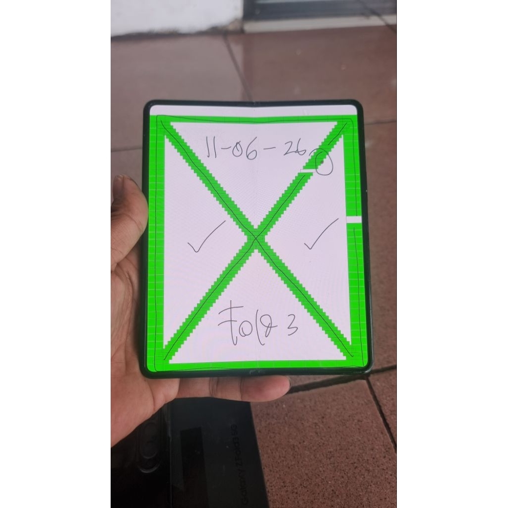 LCD Dalam Samsung Fold 3 normal minus dikit