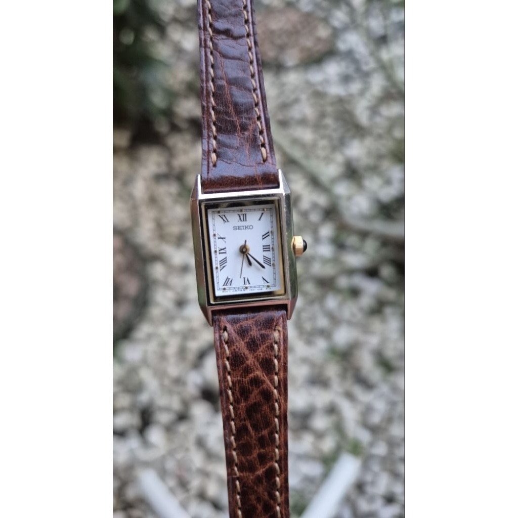 Seiko tank ladies Silver Dial with roman index