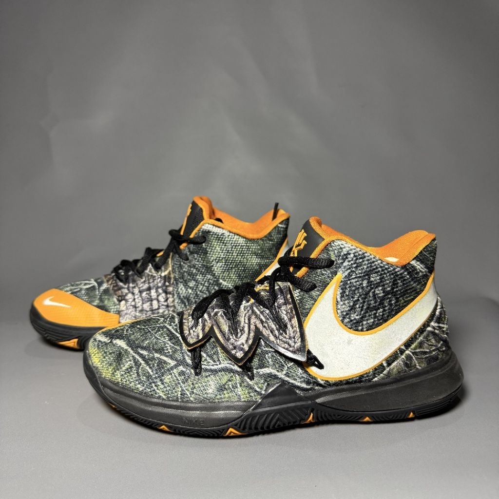 Sepatu basket second Nik kyrie 5 taco , size 37,5 insol 23,5 cm