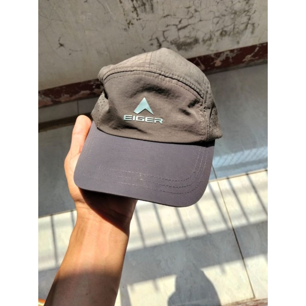 topi eiger second
