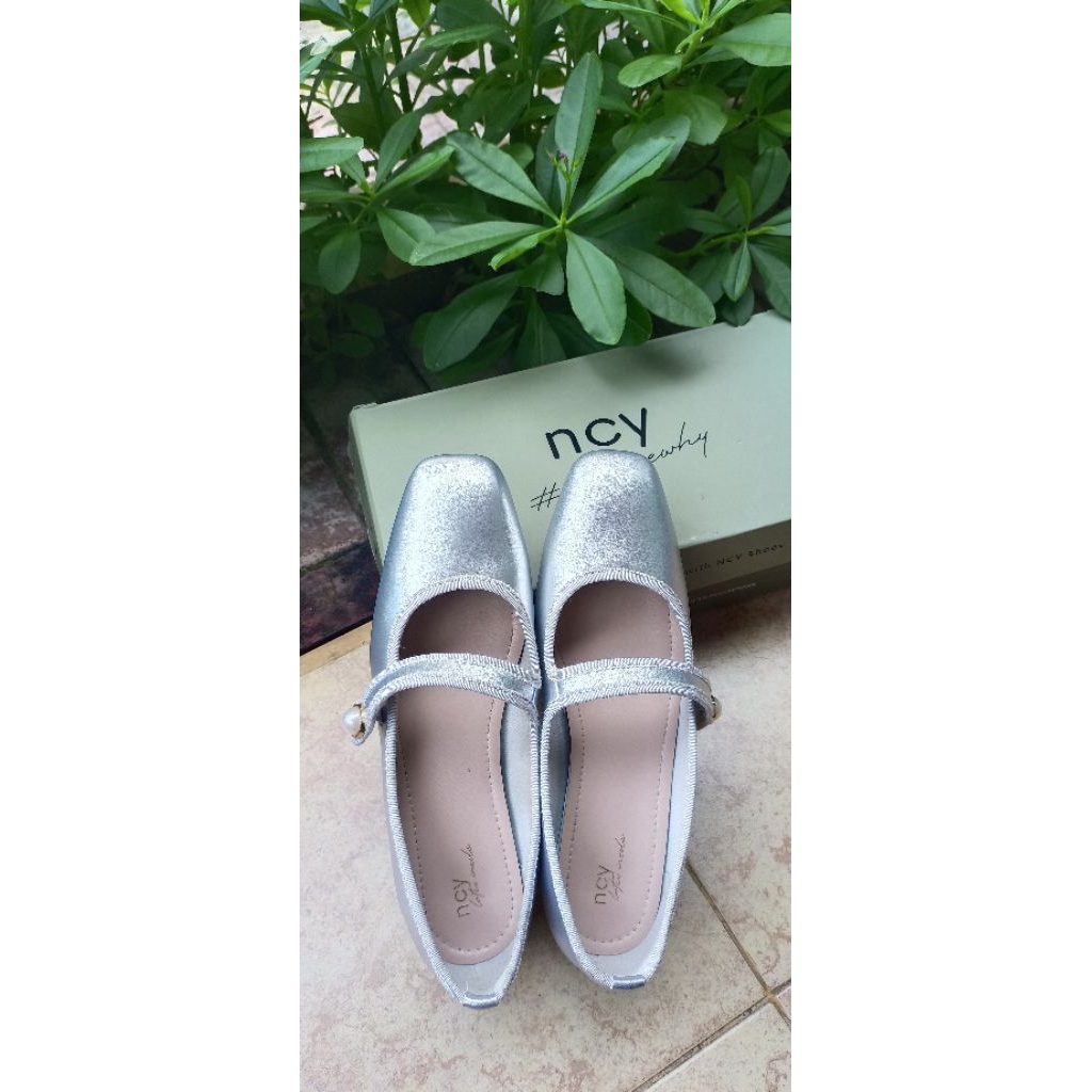 NCY Nia J2475-12 Flat Shoes Silver Original 