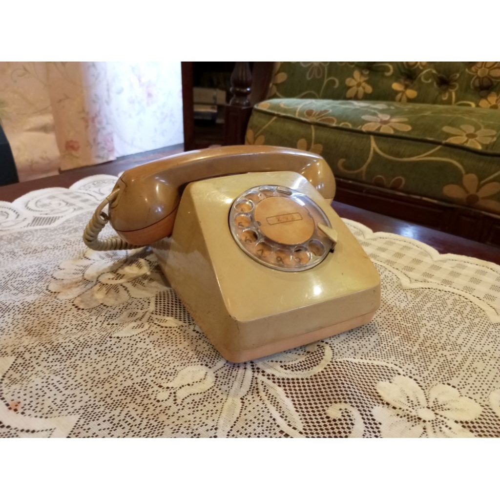 Pesawat Telepon Telpon Kabel Jadul Antik Vintage Lawas Tua Kuno Retro Klasik Classic.