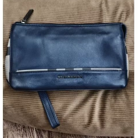 Clutch Burberry (second)