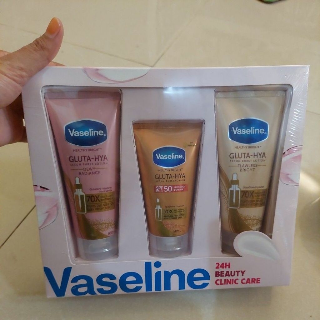 BUNDLING 3 VASELINE BEAUTY CLINIC CARE SET DAPET 3 VASELINE EXP 10 2027