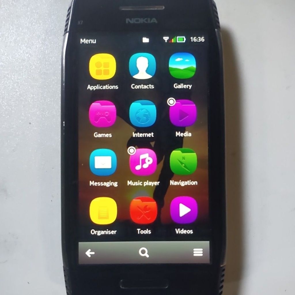 Nokia x7