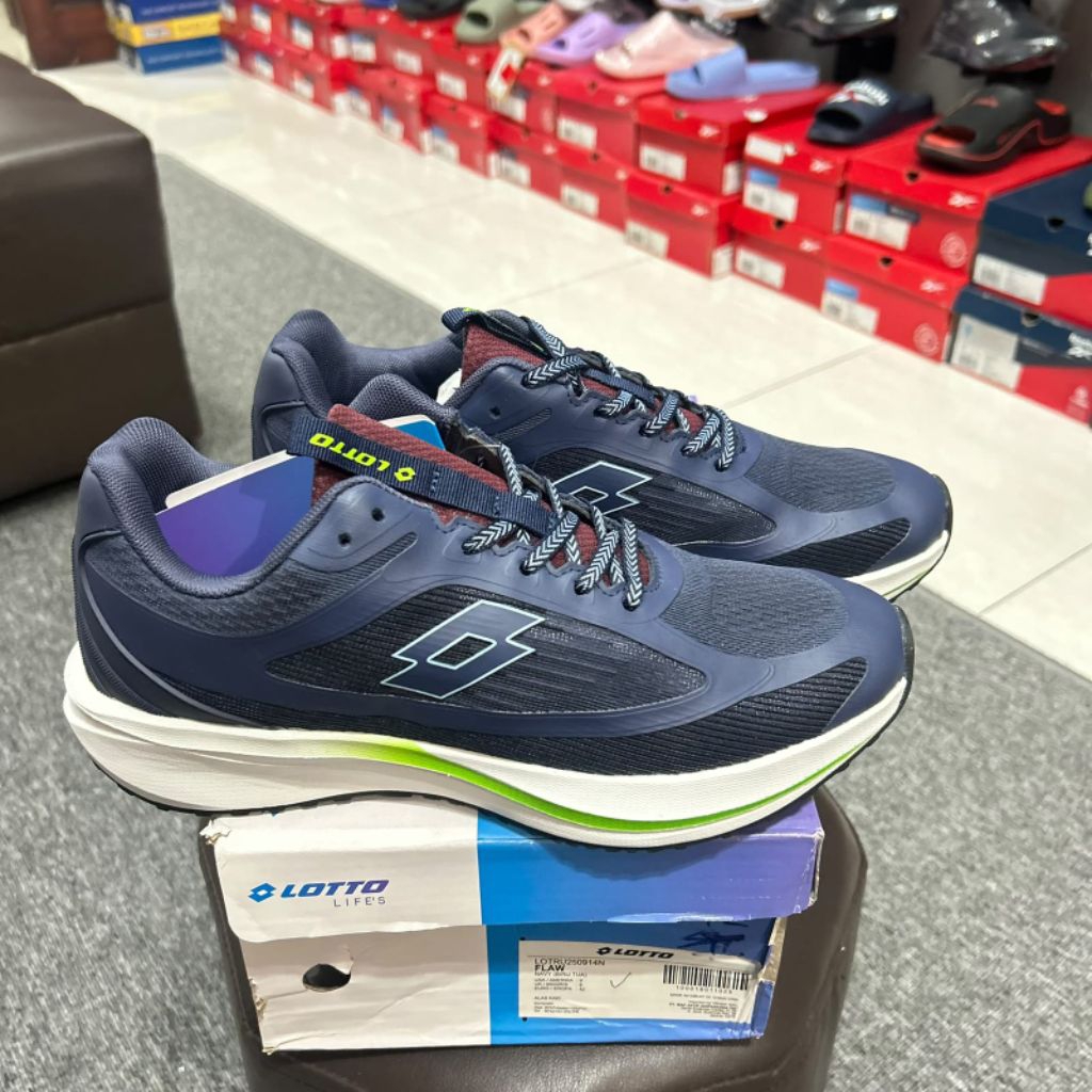 SEPATU LARI PRIA LOTTO FLAW NAVY
