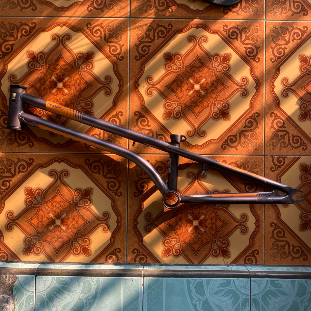 frame / rangka united rev flatland