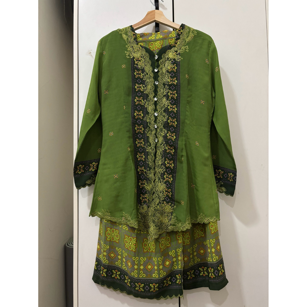 kebaya encim hijau daun satu set selendang bahan adem jatuh