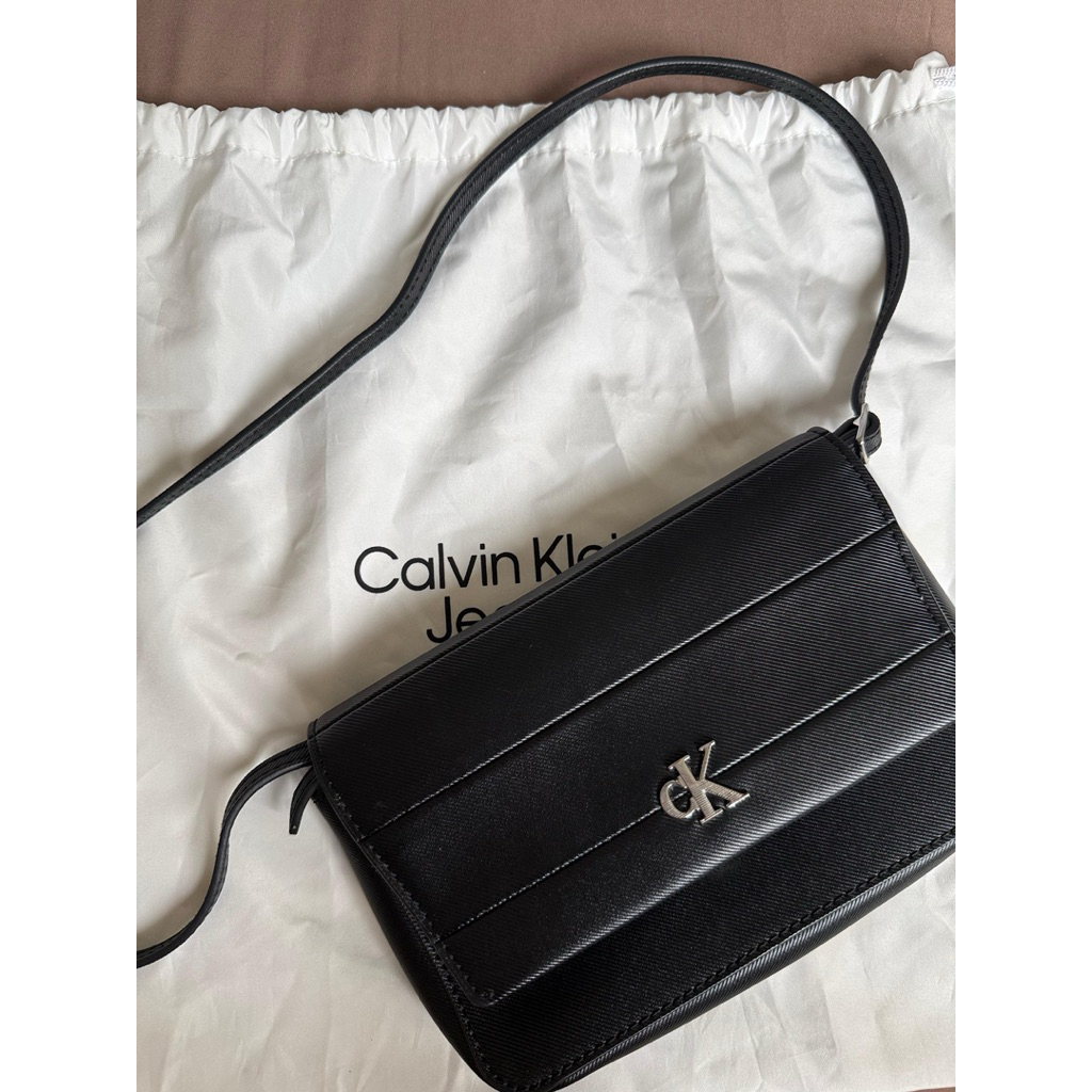 Calvin Klein Sling Bag Preloved