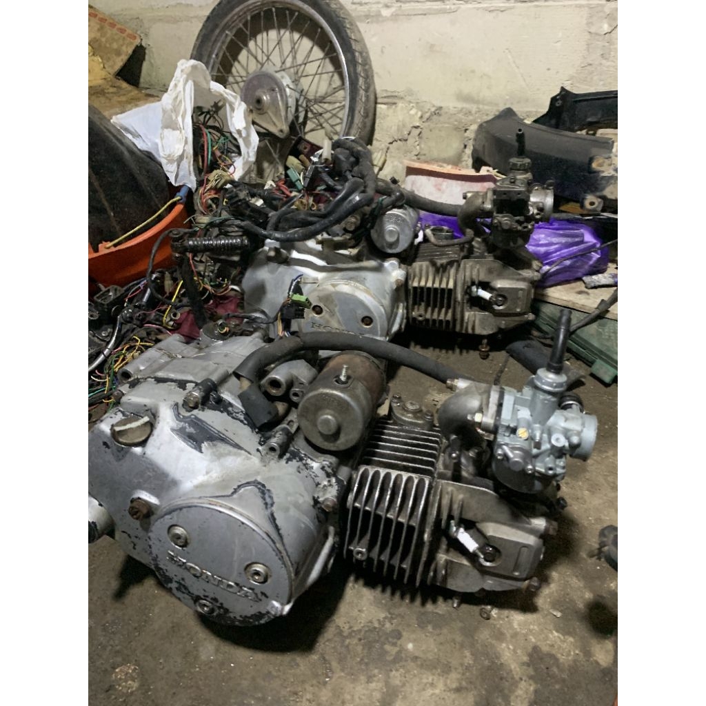 MESIN SUPRA X 125/KHARISMA 125/KIRANA125 SET KARBU PENGAPIAN(TIDAK COD)
