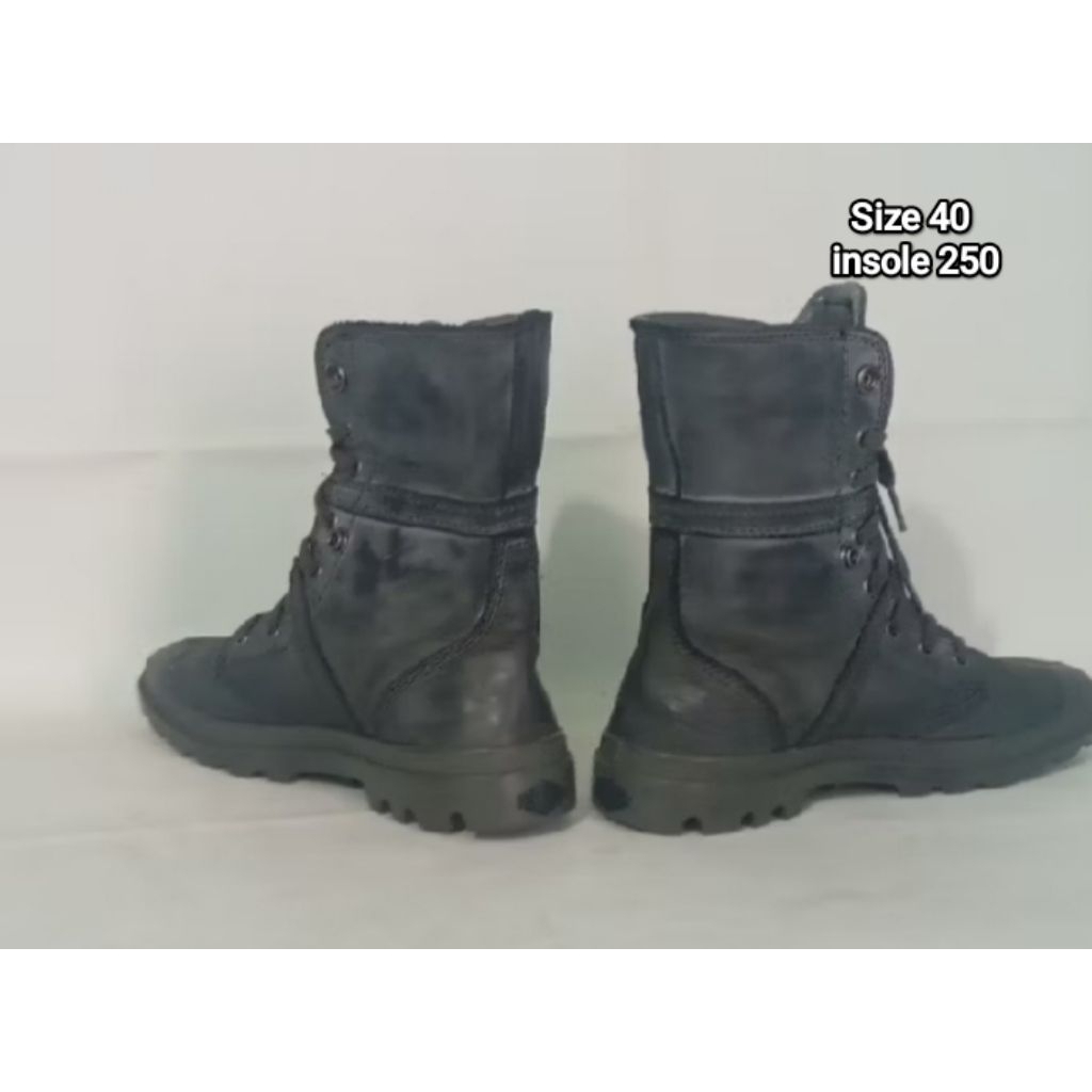 Sepatu Boot Palladium