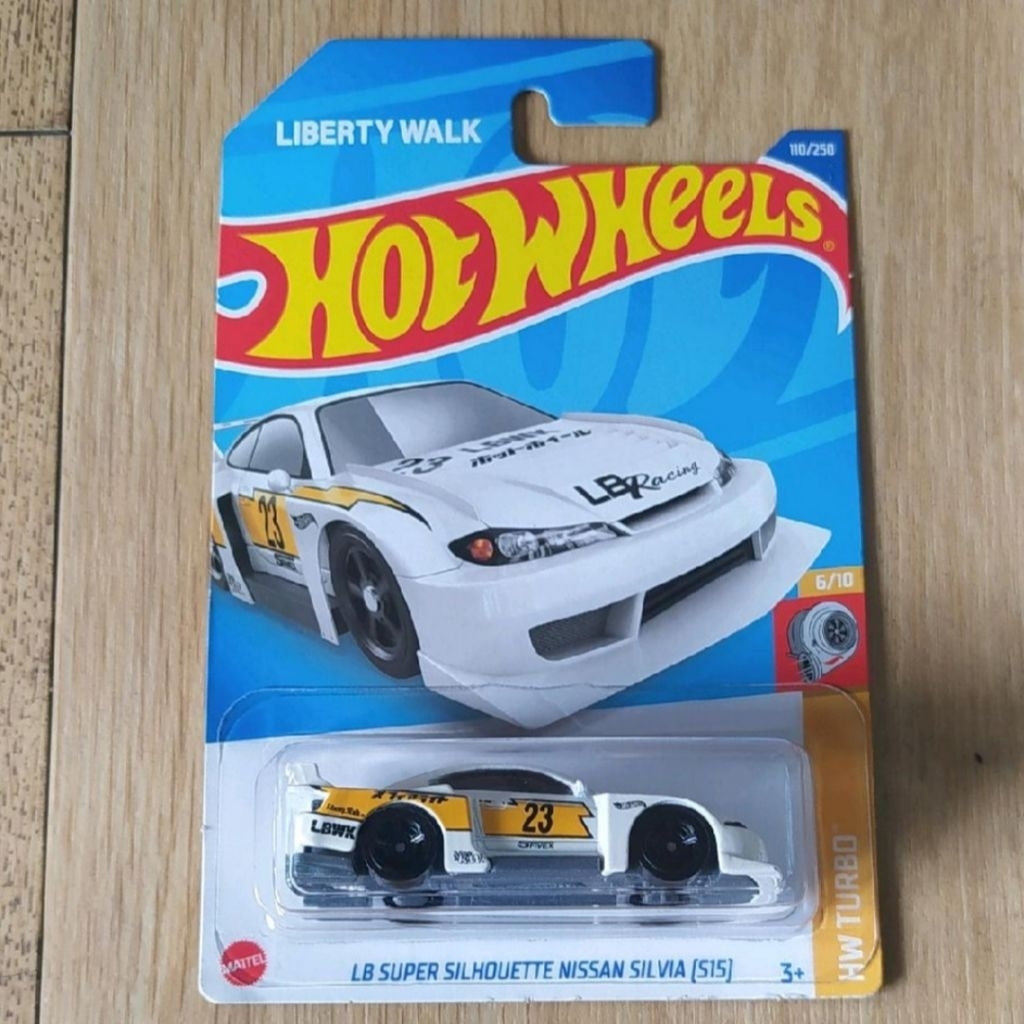 hotwhells Nissan Silvia lbwk white