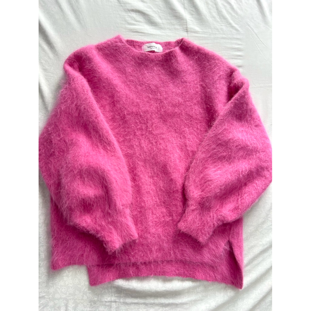 pinky fur sweater