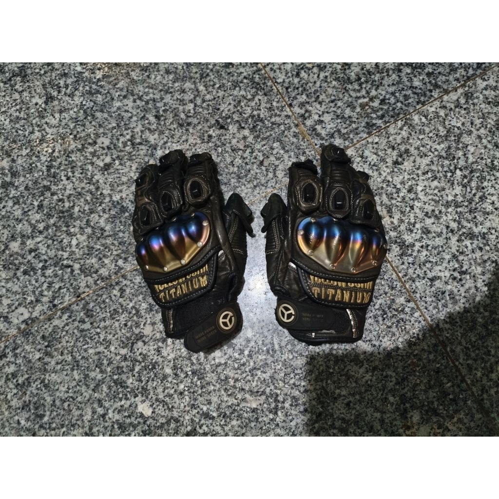 YELLOW CORN TITANIUM GLOVE
