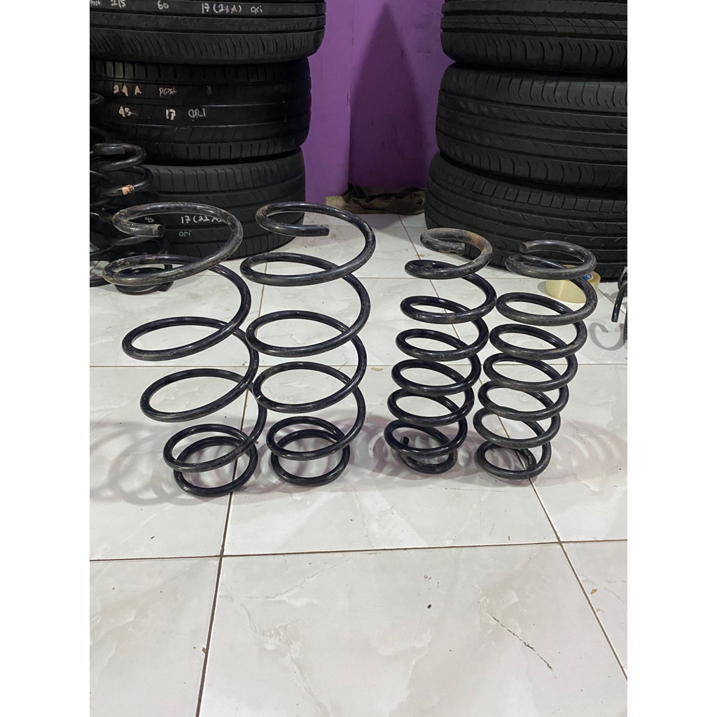 Per Depan Belakang Bekas Mobil Toyota Yaris Bakpao Original