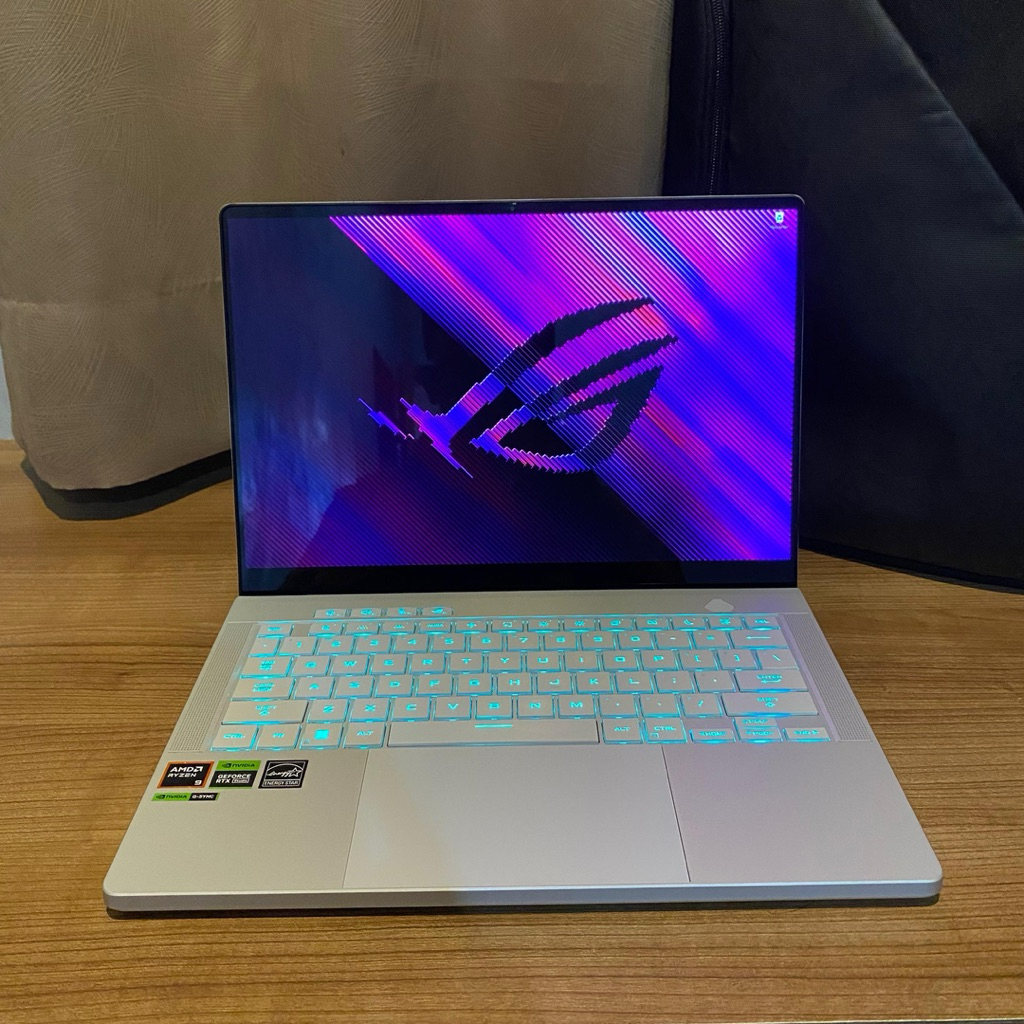 Laptop Gaming ASUS ROG Zephyrus G14 GA403UV Ryzen 9 8945HS 16/1TB RTX 4060 8GB