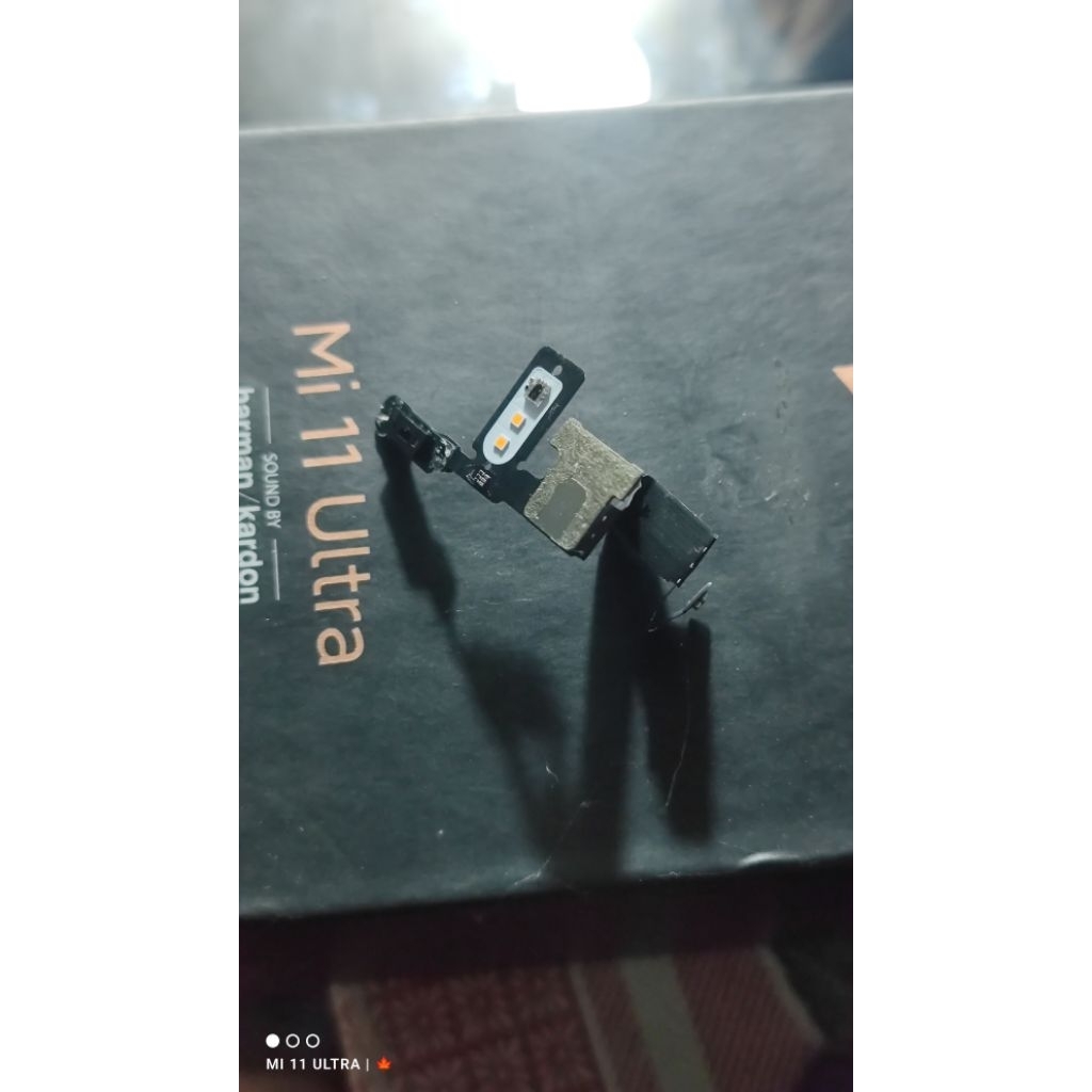 Fleksibel flash Mi 11 Ultra bekas | flash nyala, layar belakang nyala , Laser AutoFokus mati