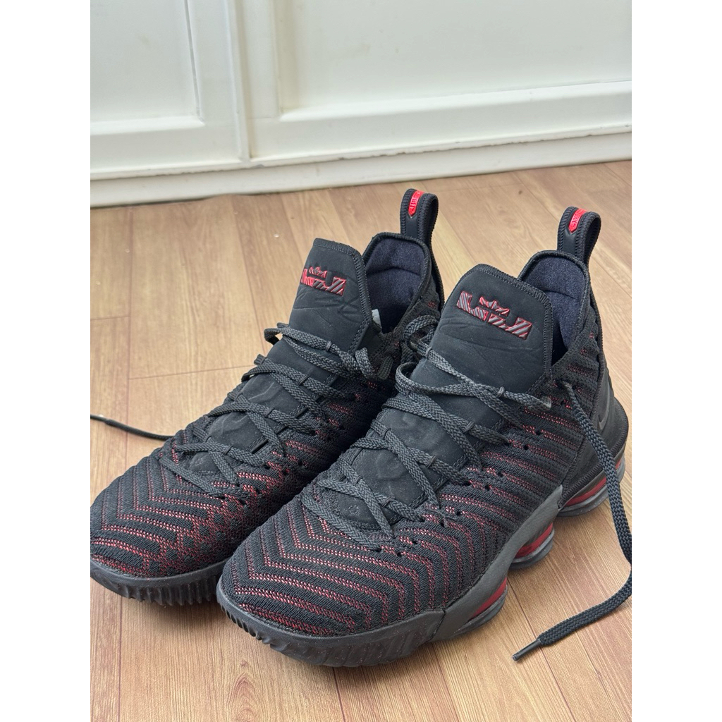 Sepatu Nike LeBron 16 Fresh Bred Size 45 Preloved