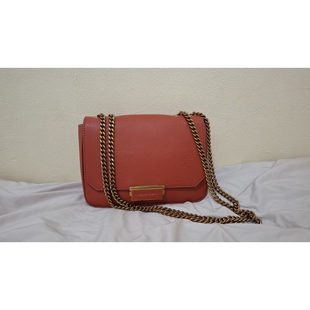 Tas Charles and Keith sling bag