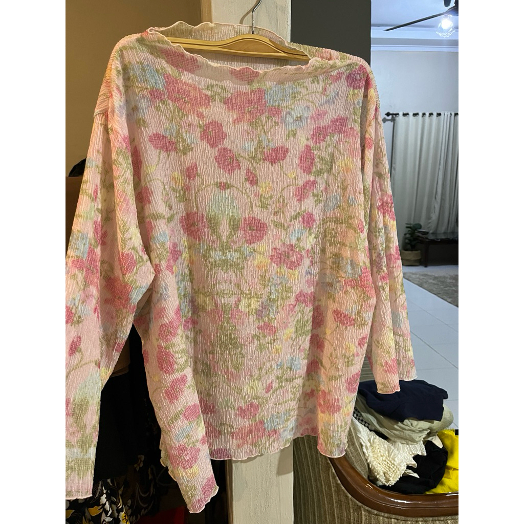 Preloved mesh top