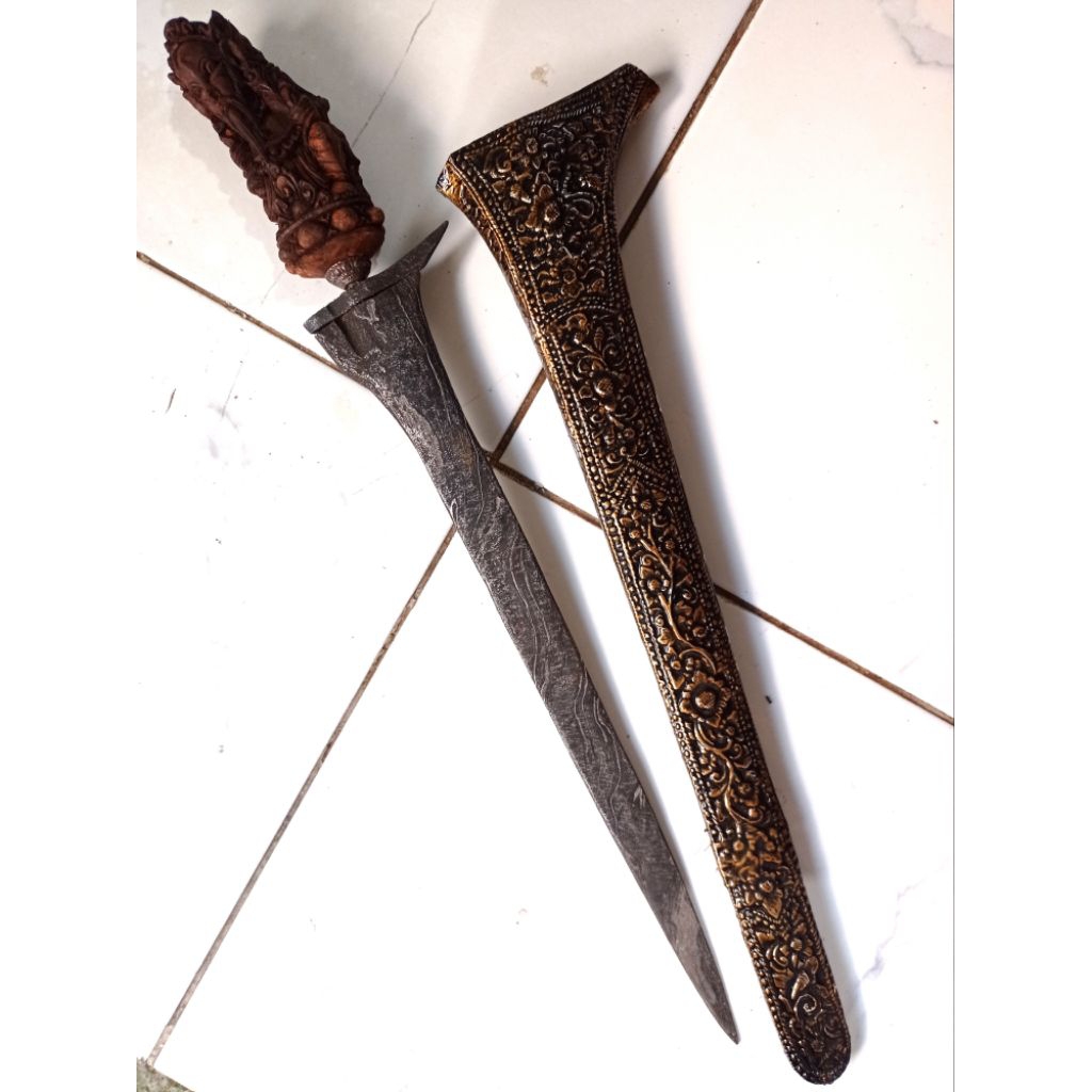 keris Bali pamor banyu mili