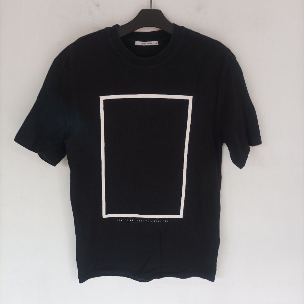 DESIGN UNITED ORIGINAL KAOS OBLONG PRIA SECOND SIZE M X098
