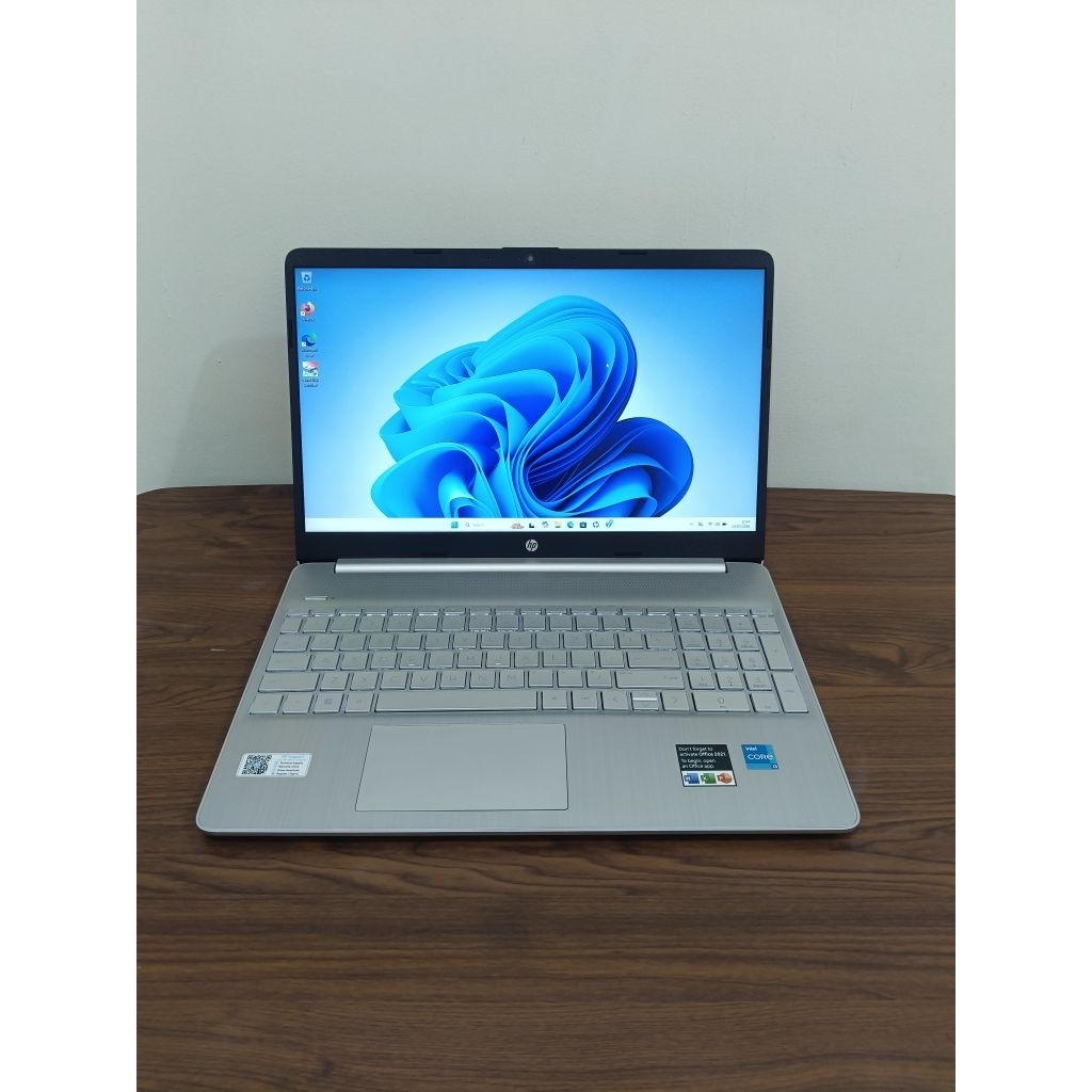 LAPTOP HP 15S / CORE I3-1115G4 / 8GB-512GB SSD / 15INC / SILVER BACKLITE