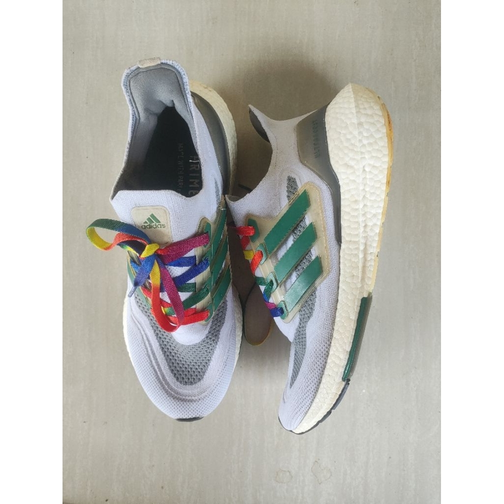 Sepatu Running Adidas UltraBoost