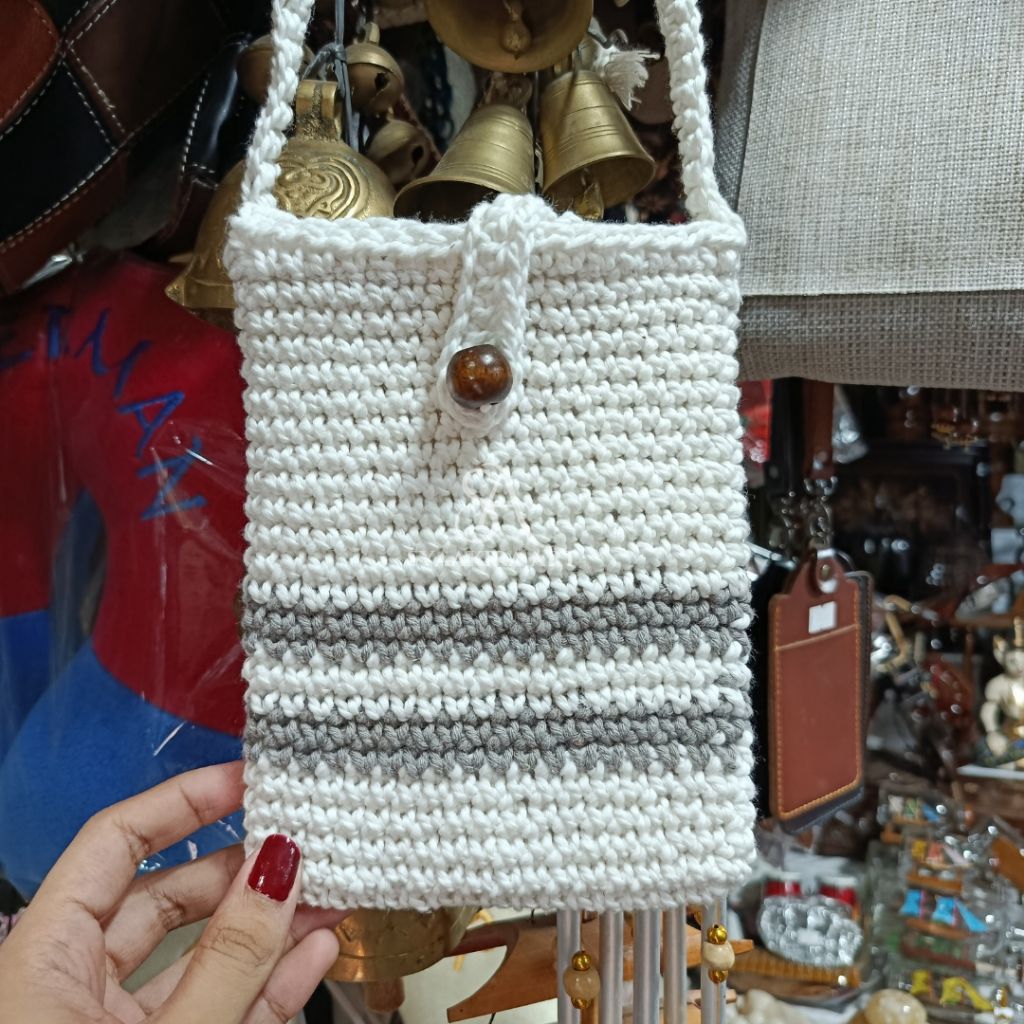syaakira.art || Tas HP Rajut model Strip/Garis Furing Satin SOUVENIR DAN OLEH-OLEH KHAS JOGJA