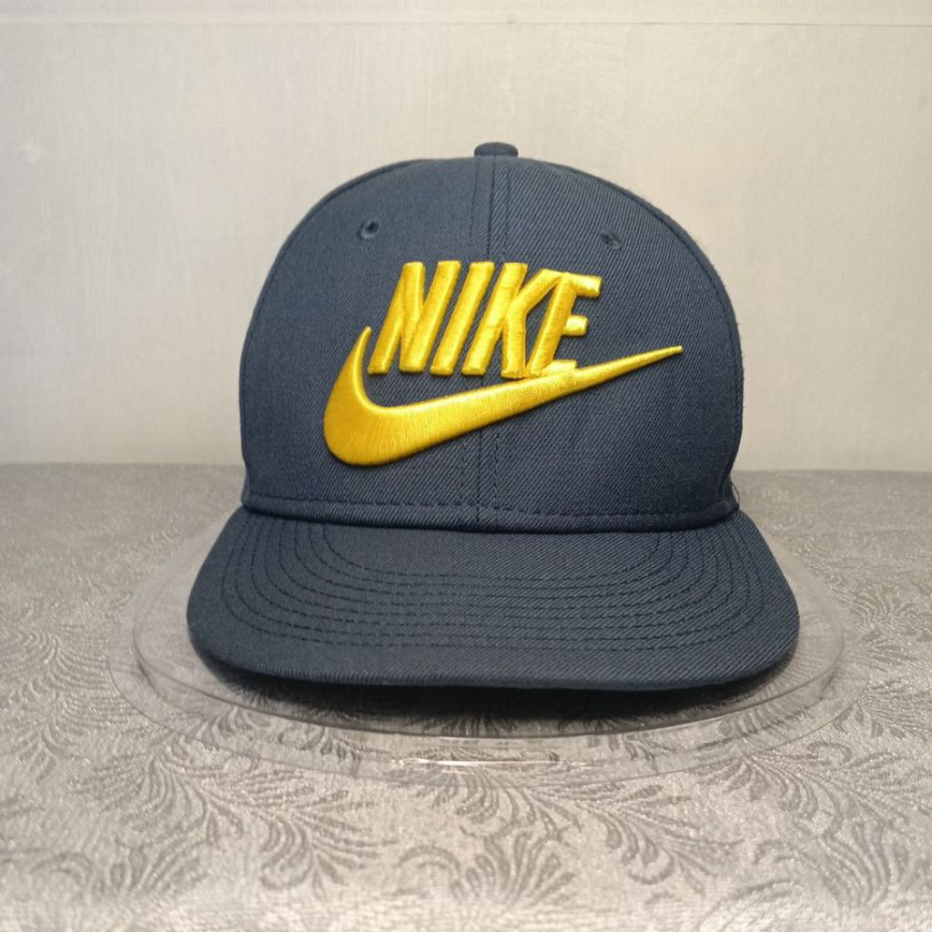 Topi NIKE, second original.