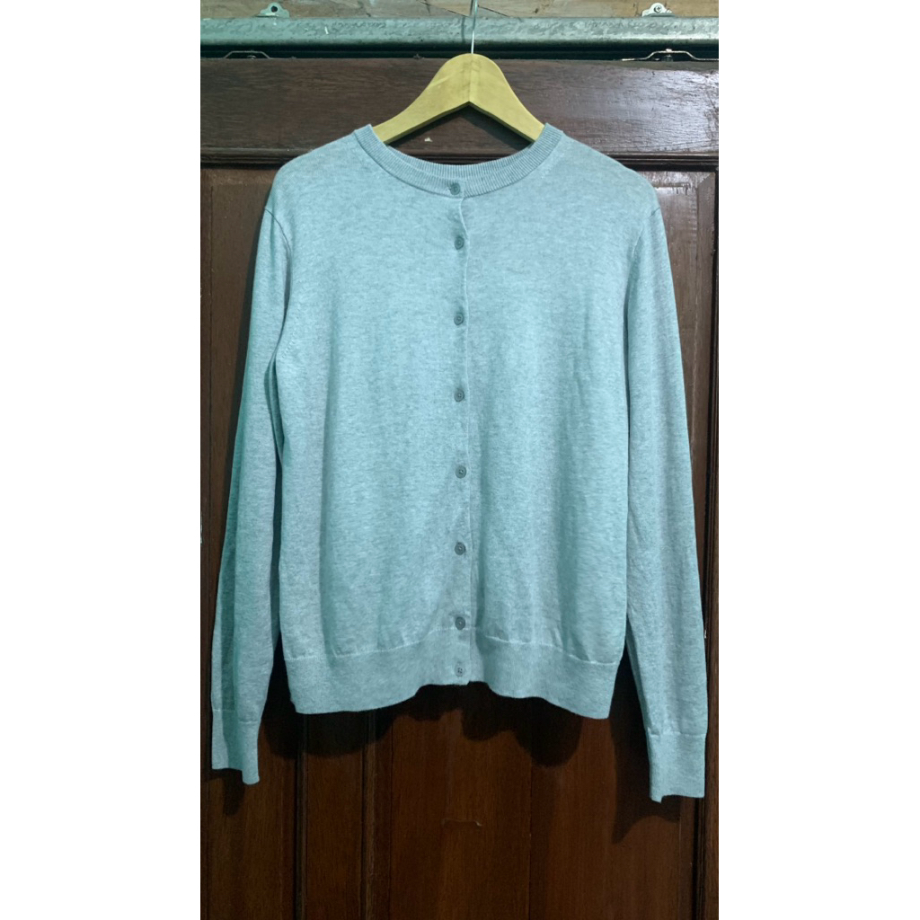 preloved cardigan uniqlo abu