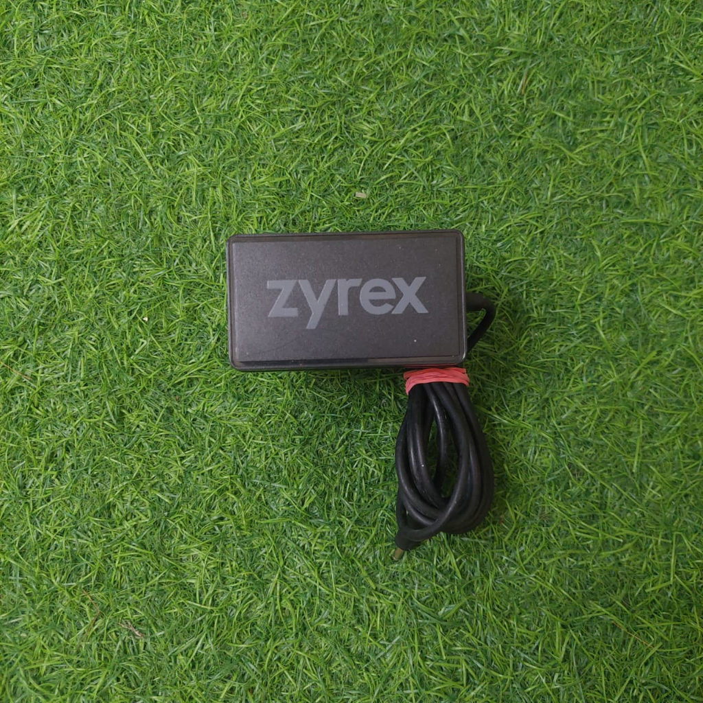 ADAPTOR CHARGER LAPTOP BEKAS ZYREX 12V 2A
