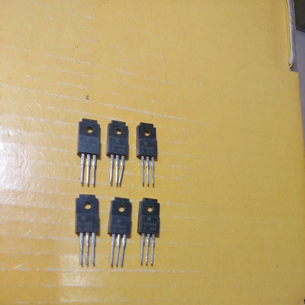 D 1944 TRANSISTOR NPN ASLI ORI