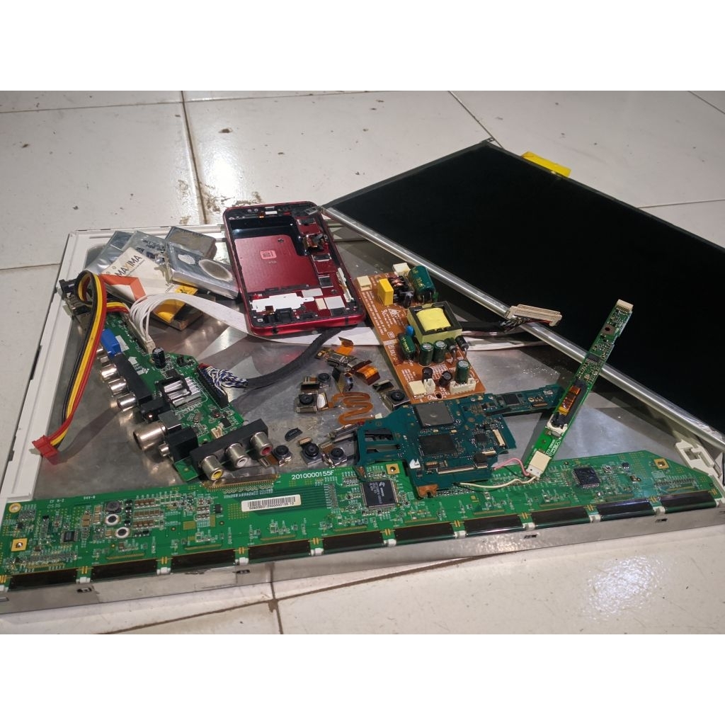 Aneka limbah elektronik