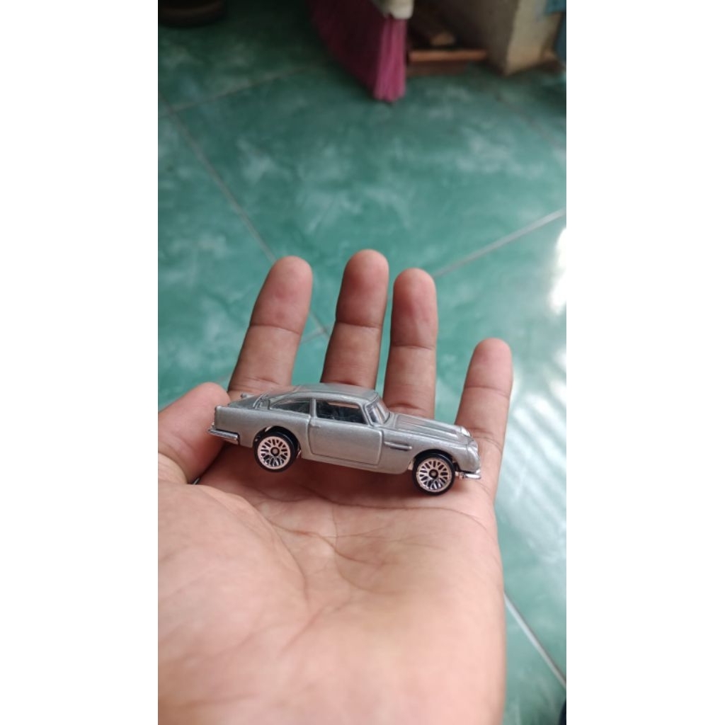 Hot wheels Aston Martin Classic