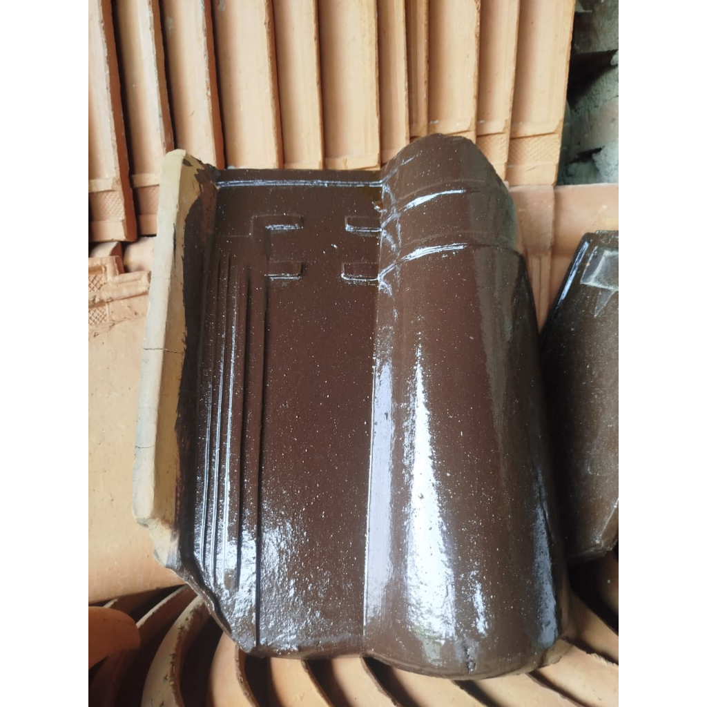 GENTENG MANTILI CAT PERNIS COKLAT