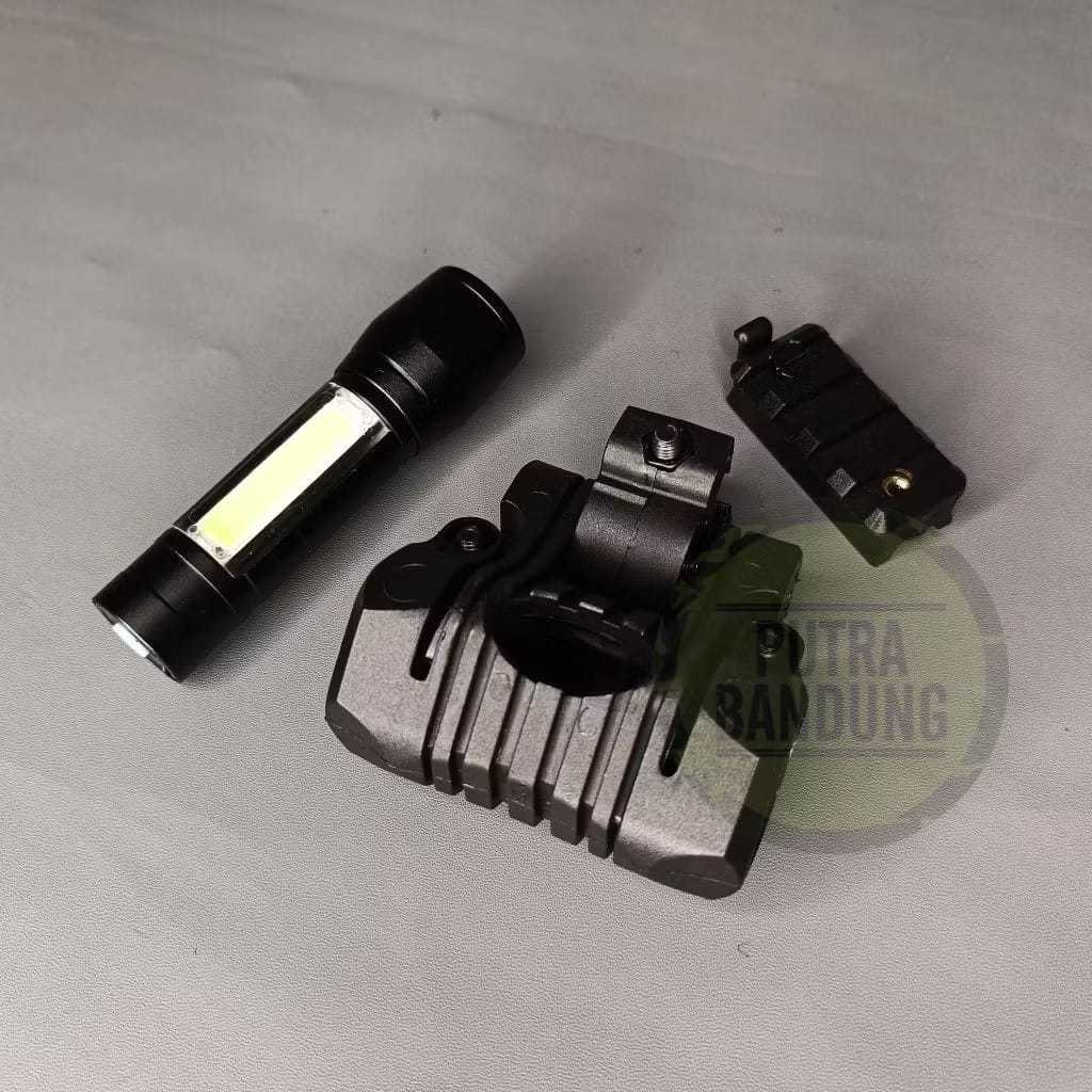 Mounting Senter Helm Tactical / Holster Senter Helm Besar