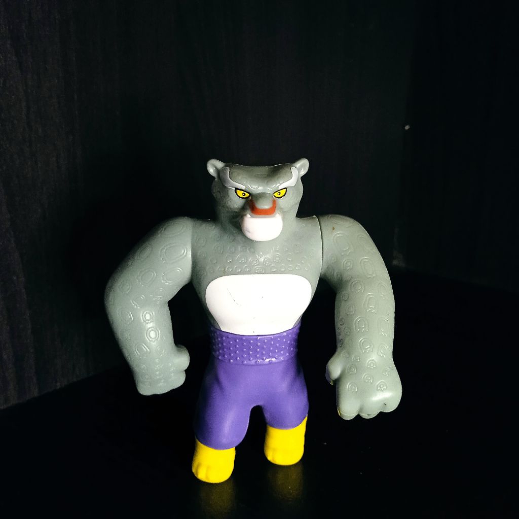 Preloved Figure Tai Lung dari Film Kungfu Panda Burger King 2024