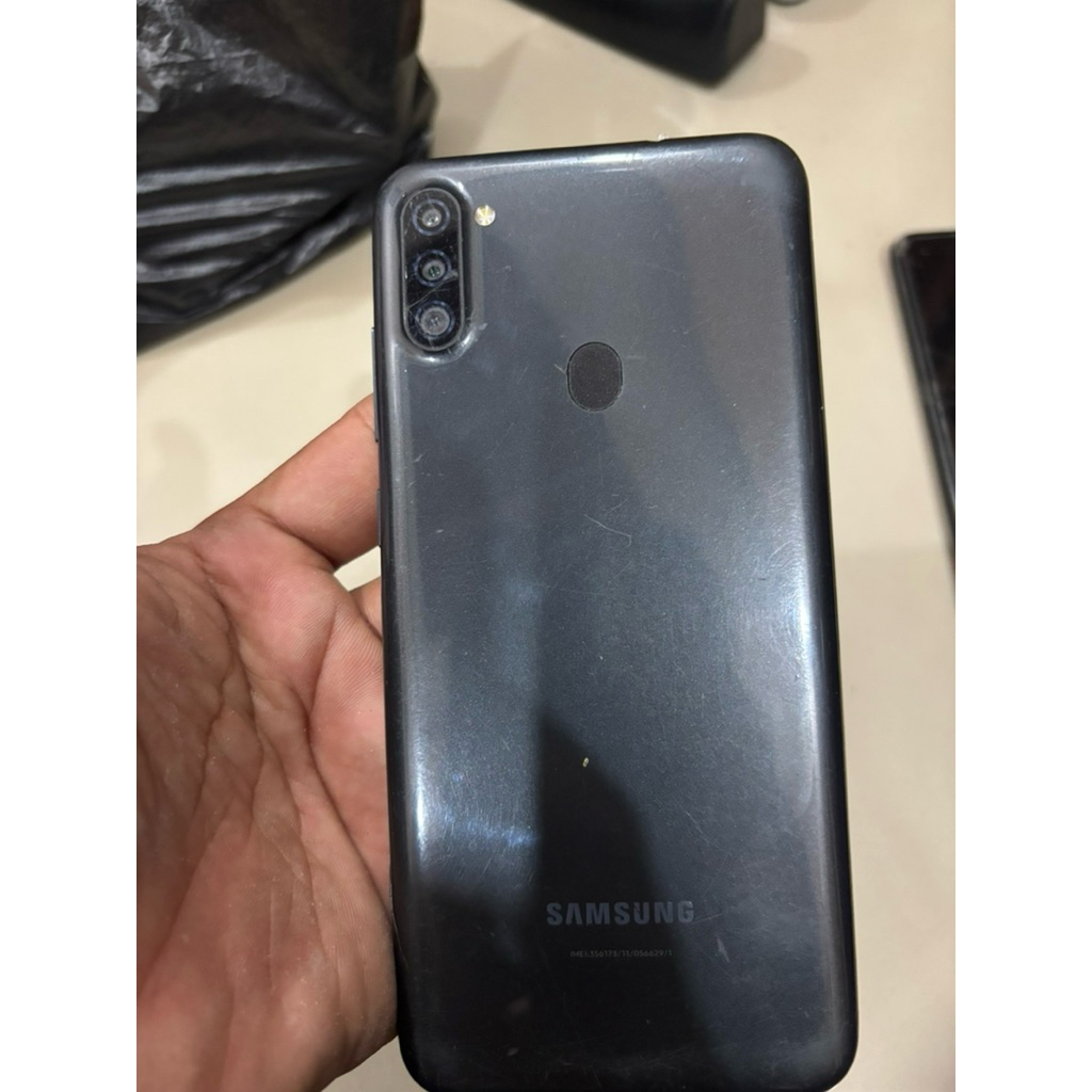SAMSUNG A11 MINUS LCD bertompel sama sangkut akun geogle