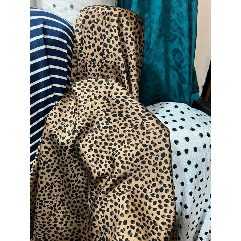 kain satin crepe motif macan (harga setengah meter)