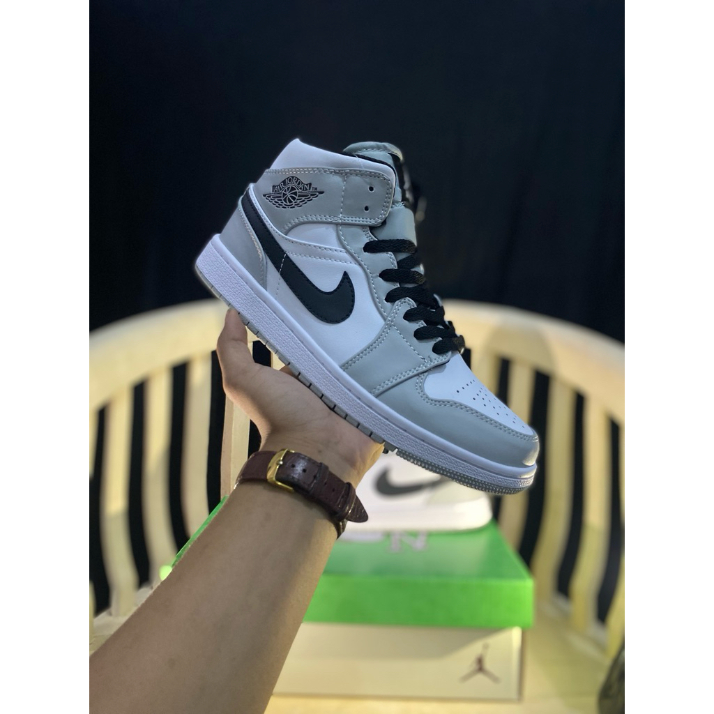 Jordan Hig Pria Smokgrey Abu List Hitam 1:1 BNIB Autentik 100%